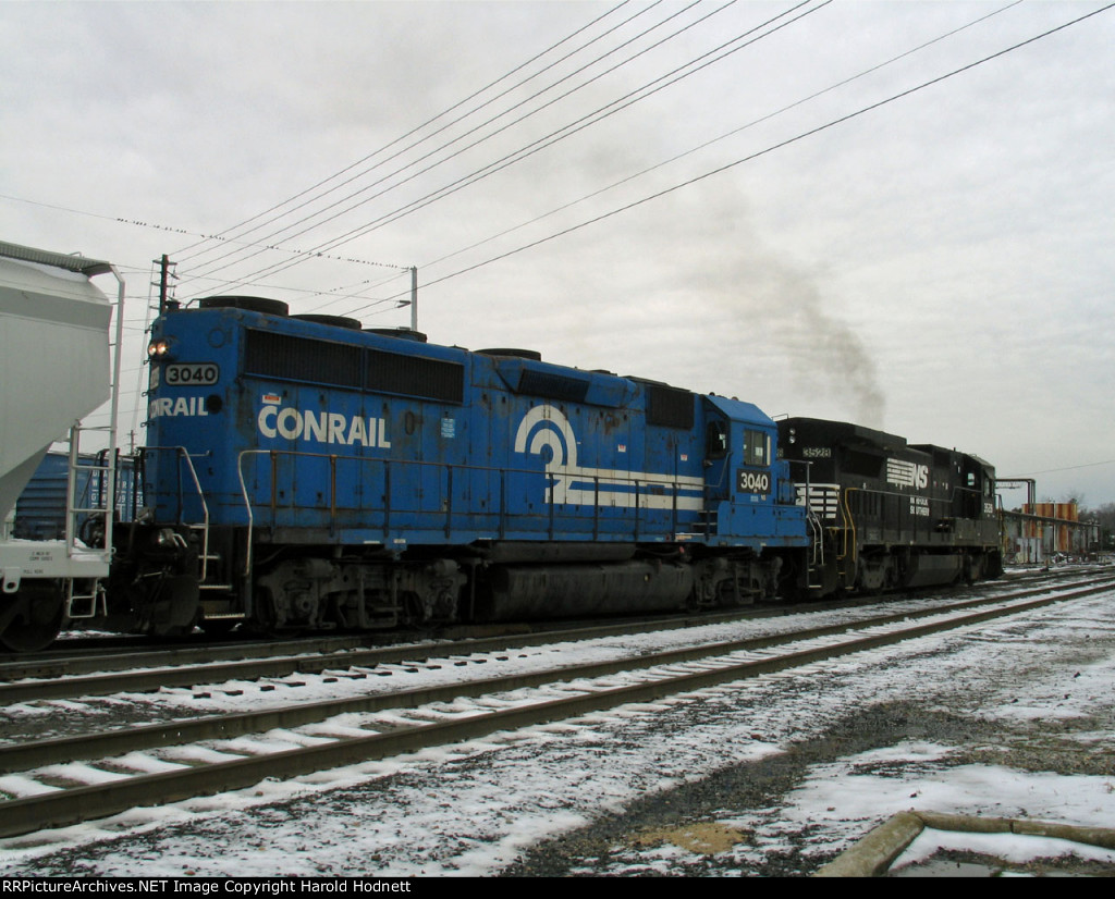 NS 3528 & 3040 work Glenwood yard